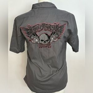 Men’s Harley Davidson short sleeve button up shirt. Size large